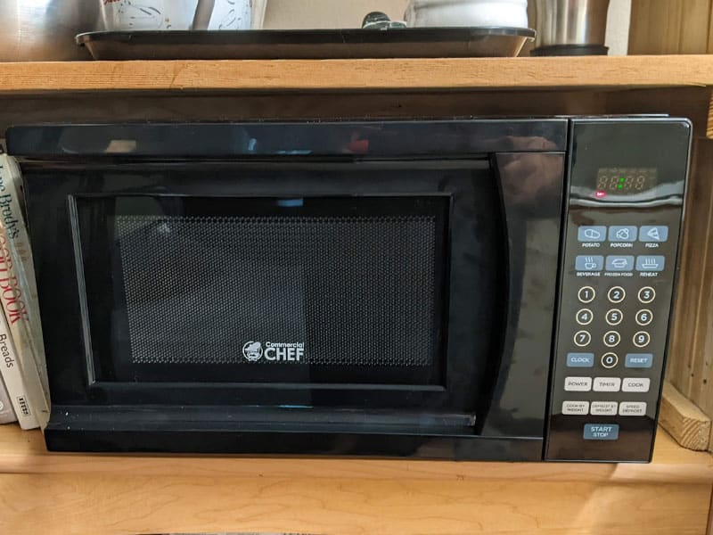 review of the Commercial Chef CHM770B Countertop Microwave