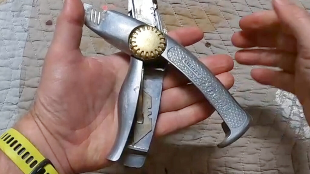 Stanley FatMax Extreme folding utility knife with blade storage compartment open